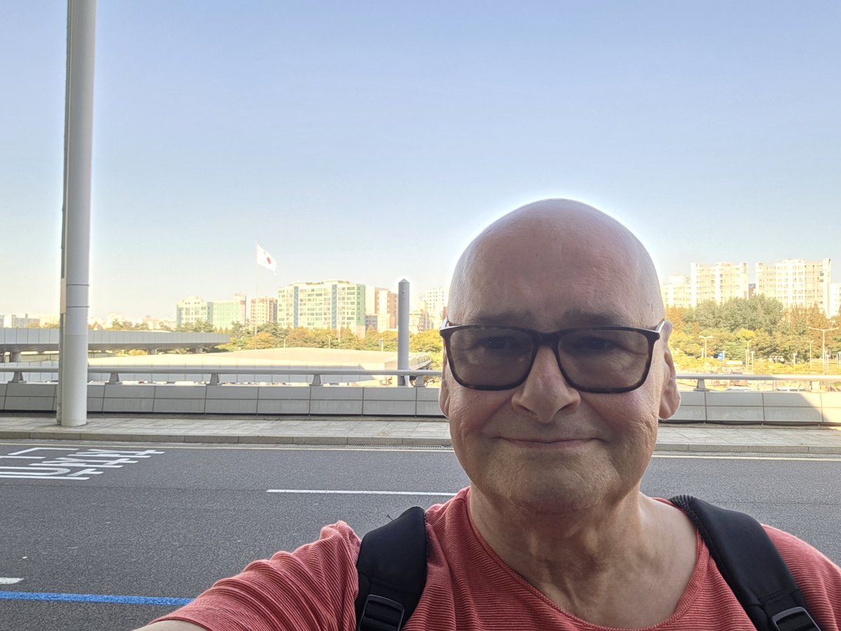 GStrzelczyk's tweet photo. Kierunek Korea Południowa... https://t.co/ZvSXP9wcu1