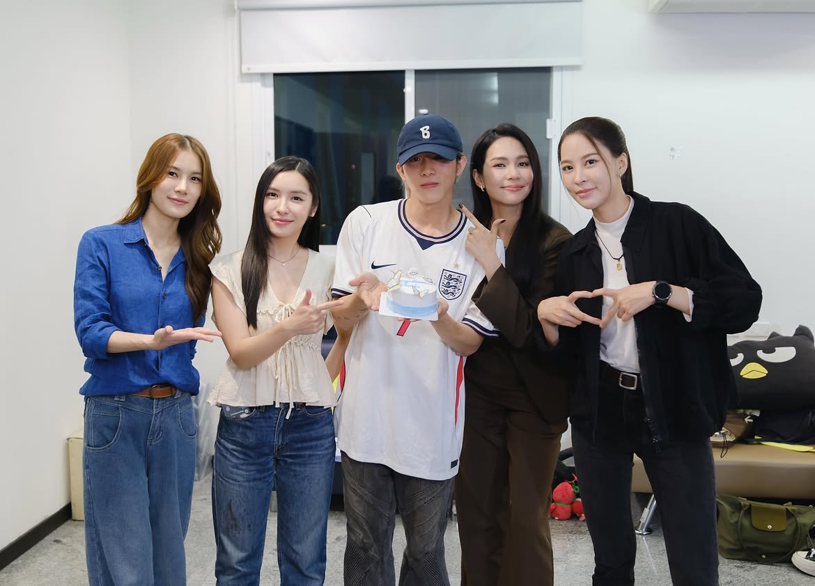 BT4U_BXXM0808_Z's tweet photo. 摘下🧢，多多出镜嘛～
长发也好，短发也罢
黑色或者其他，是你都好看
@bxxm_rvw 别害羞🥰🥰

#BXXMRVW #RVW
#BoomRaveewit https://t.co/SOhnJPHNse