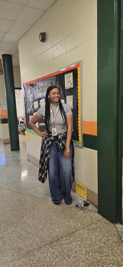 JohnWillDragons's tweet photo. ๐ผโ๏ธ Weโre kicking off John Willโs Homecoming Spirit Week with 90s Day! Our Dragons brought back the fresh fits, bright colors & 90s vibes! ๐๐๐งก
#DragonStrong #90sDay #HomecomingWeek #MCPSS #BeTheReason https://t.co/9YaYIe22Hr