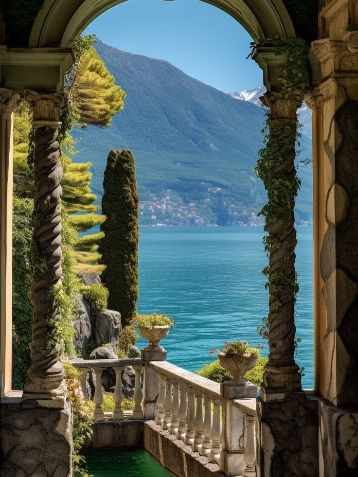 flower6260's tweet photo. Como lake, Italy https://t.co/474xAx42WM