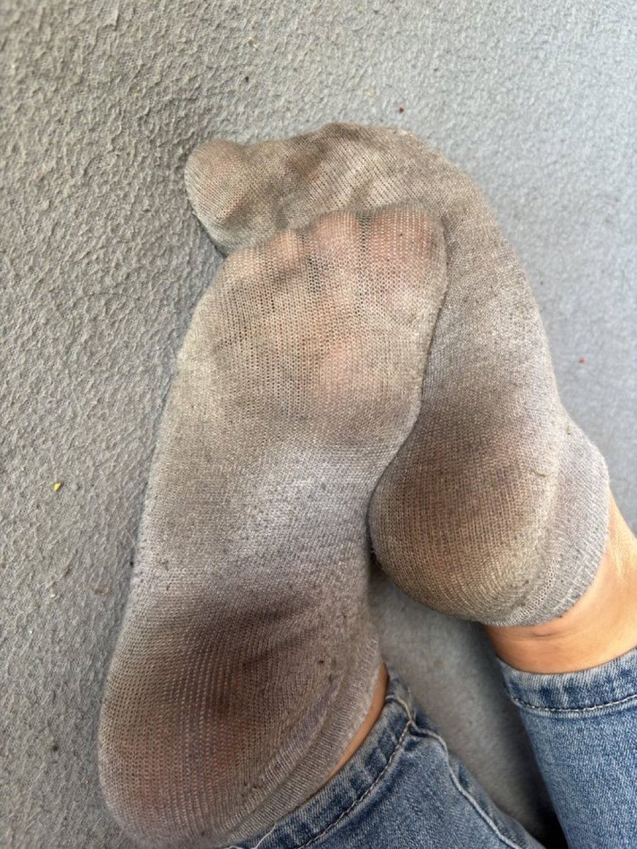 kinglabish001's tweet photo. Nom nom
#findom #feet https://t.co/IczP1OI48L