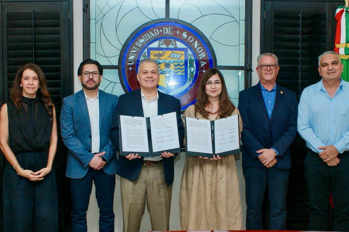 hmocomovamos's tweet photo. 💡Cuando el conocimiento conecta con las necesidades de la ciudad, surgen oportunidades.
Renovamos convenio de colaboración con @SoyUnison con el objetivo de fortalecer el vínculo entre la investigación, el talento universitario y los retos de nuestra comunidad. 🤝
#RedHCV https://t.co/ka2M5oaaOq