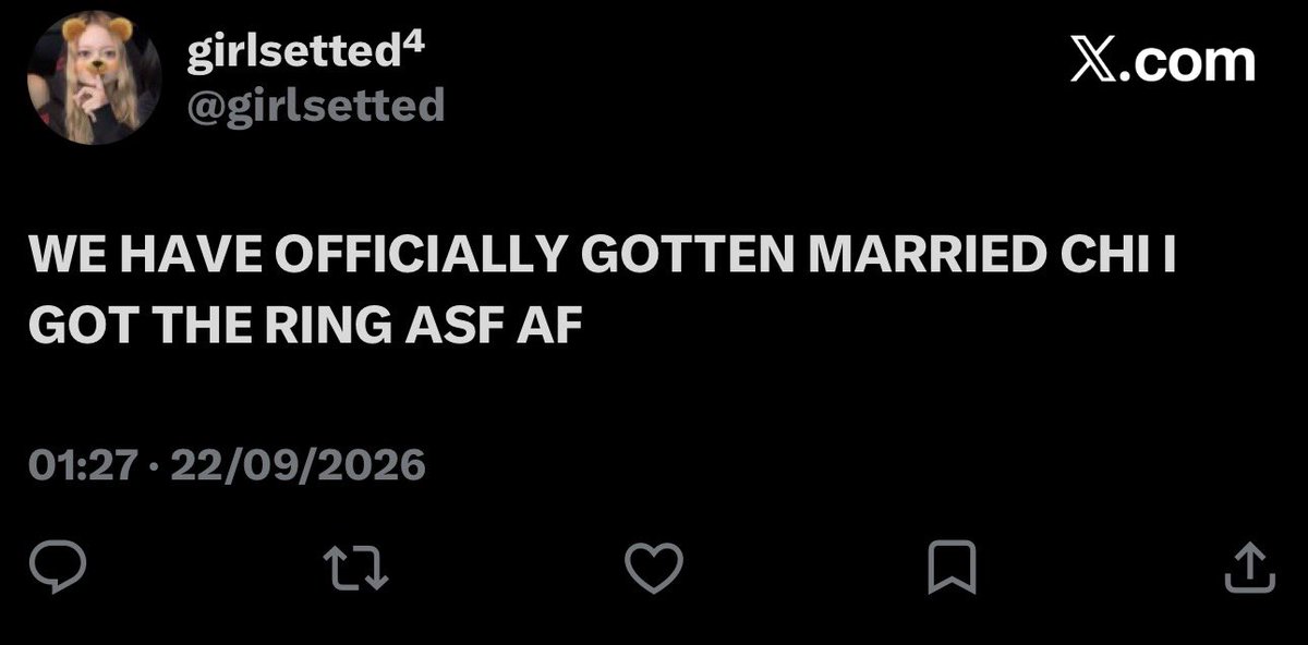 flopsetted's tweet photo. .@girlsetted and @heemariners are officially married. 💍

"WE HAVE OFFICIALLY GOTTEN MARRIED CHI I GOT THE RING ASF AF"

Congratulations! https://t.co/P3VIHMA5dU