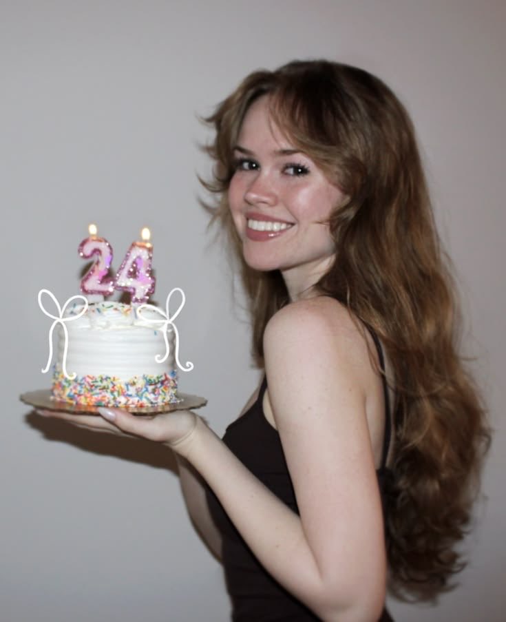 leyyforshort's tweet photo. I WAS JOKIN LOL HERES MAX CAULFIELD HAPPY BDAY MAX CAULFIELD YAY
#listwt https://t.co/FD40RoB7ON