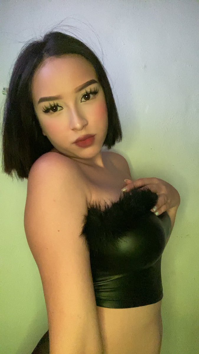 Danikseduce's tweet photo. come and take off my panties😈 https://t.co/sgTACCR7py