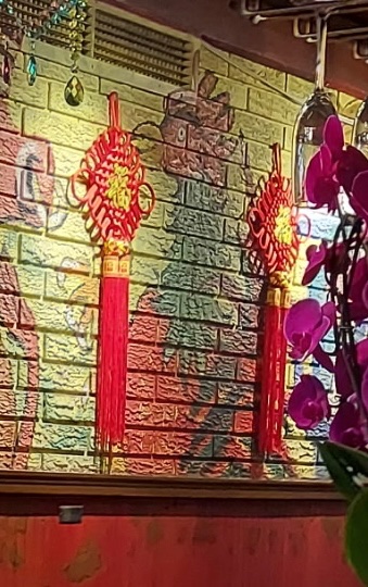 AshyAesca's tweet photo. Holy shit just let me eat fucking dinner at a thai restaurant. 😭😭😭 https://t.co/uwz4r2N29Z