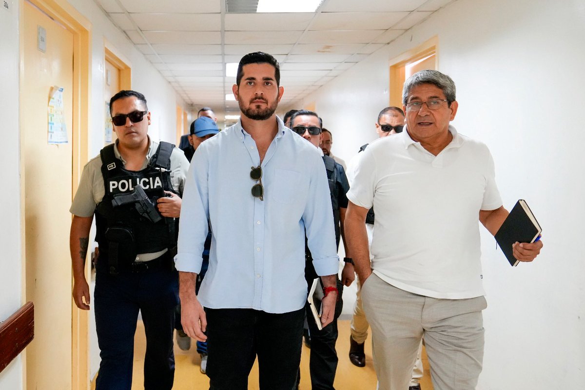 BernardoCordovz's tweet photo. #EnTerritorio | Hoy inspeccioné el Hospital de Especialidades Teodoro Maldonado Carbo, en Guayaquil, para conocer la realidad, tomar decisiones y exigir resultados.

Recorrí y constaté personalmente las condiciones en las que nuestros afiliados son atendidos. Encontré una realidad que no podemos normalizar: apenas 7 quirófanos operativos, problemas en el sistema de climatización e infraestructura en el área de Diálisis y necesidades de medicamentos, entre ellos insulinas.

Frente a esto, fui determinante: los recursos tienen que llegar y las soluciones tienen que ejecutarse, sin excusas. Dispuse la recuperación inmediata de los quirófanos, la agilización de la adquisición de medicamentos y la gestión de recursos para intervenir techos, pintura, infraestructura y el sistema de climatización.

No voy a permitir que los problemas de nuestros afiliados se conviertan en parte de la rutina, ni que las responsabilidades se diluyan entre trámites y excusas.

Aquí hay decisiones tomadas, recursos que gestionar y resultados que entregar. En 30 días regresaré para encontrar los quirófanos operativos, las necesidades atendidas con soluciones concretas.

No regresaré para recibir explicaciones; regresaré para verificar resultados.

Nuestros afiliados merecen atención digna, oportuna y de calidad.

#ParaEsoEstamos