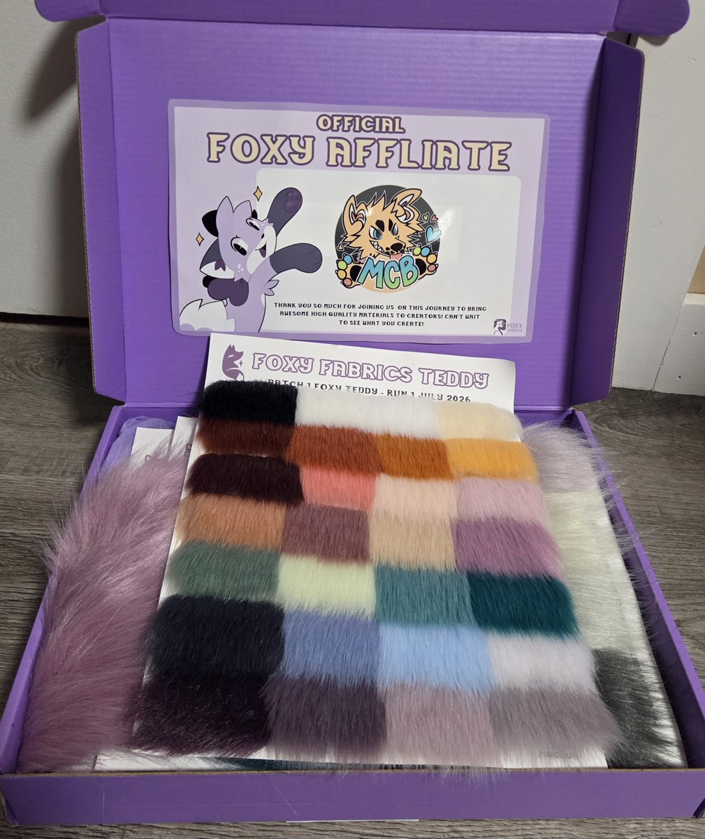 Multicolorbark's tweet photo. Excited to be a part of the @foxy_fabrics affiliate program! So far I am very impressed with the teddy and fox! Very nice and dense and perfect texture for both 👌😍 https://t.co/oxnIZTgIpw