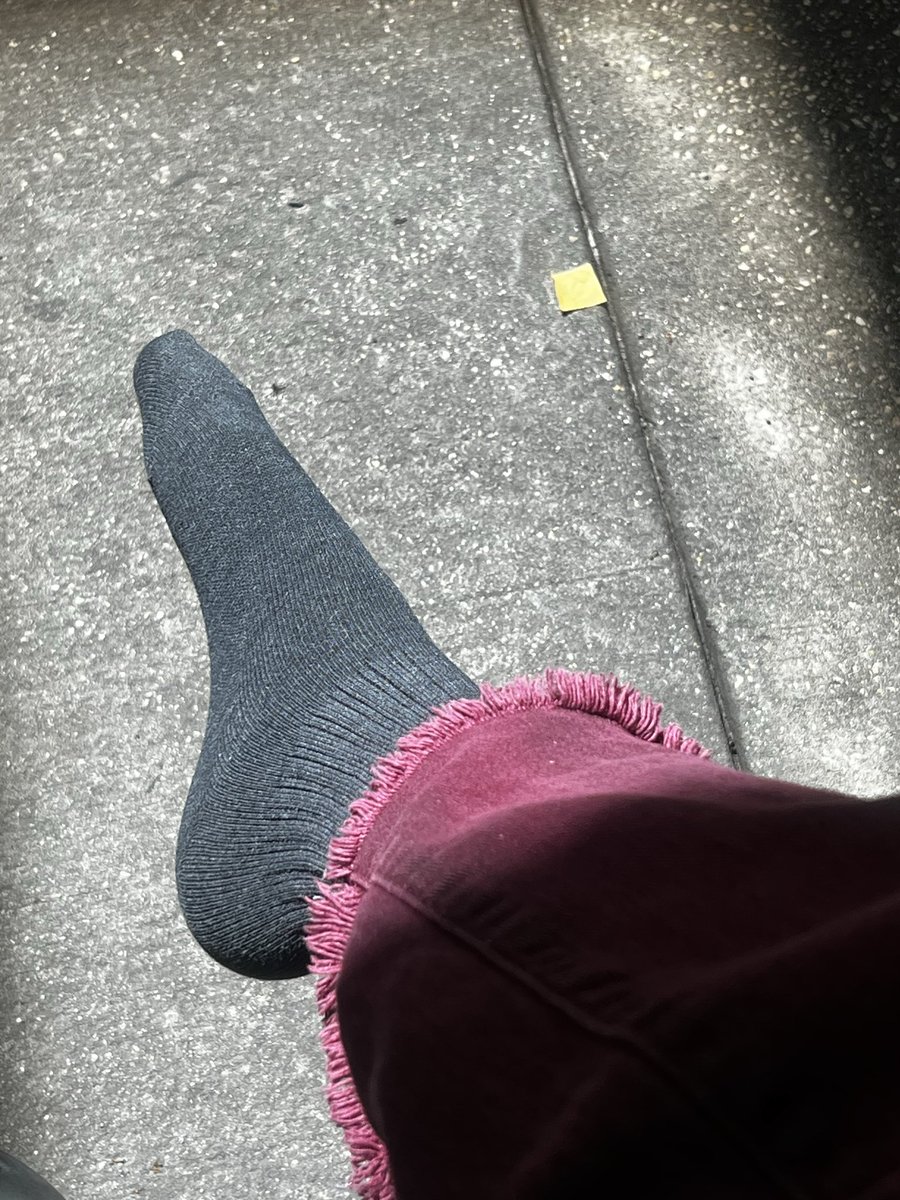 DeyliciousSoles's tweet photo. The shape is looking extra good tonight… now I’m wondering who has the wallet to match. 😏🧦
#deylicioussoles #FeetDom #FootFetish #SocksLover #FeetTease #SoleWorship #Femdom #DarkSocks #LateNightThoughts #PayPig https://t.co/6cnueQ82ru