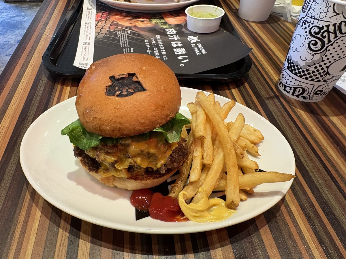 hisaya46's tweet photo. ショーグンバーガー。
美味かった！ https://t.co/ZK93bGZ3H8
