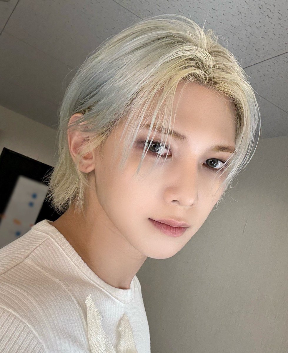 fiddledumplings's tweet photo. yeosang's perfume being "angel's face" oh exactlyyy https://t.co/soe14gLBMG