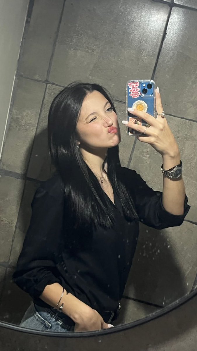 paigenineteen's tweet photo. can u handle me? https://t.co/N0mwPqhrUR