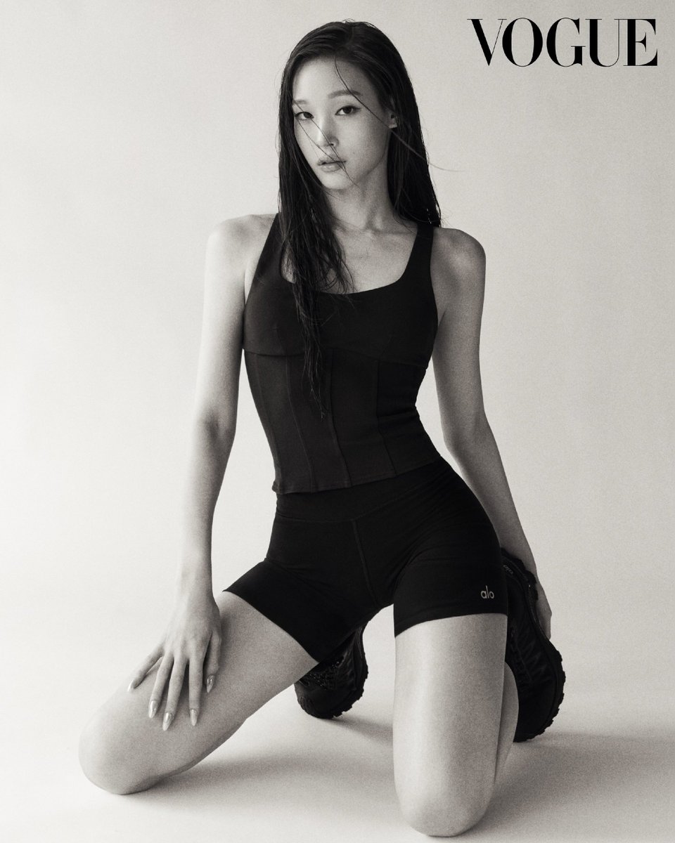 anniesHQ's tweet photo. 260922 ANNIE for Vogue Korea digital cover with ALO 🖤

“We all deserve to rest. I’ve been realizing more lately that when we rest, we need to truly rest so that when it’s time to give it our all, we can work more efficiently and be in our best condition.” — ANNIE

ANNIE talks about her moments of wellness. Her images and interview with ALO are now available on Vogue Korea’s website.

Digital Director: SOHN KIHOH
Photographer: PARK JONGHA
Web Editor: HA SOLHWEE
Stylist: PARK MINHEE
Hair: PARK SOYEON (woosun)
Makeup: KIM INA (woosun)
Nail: KIM NAHYUN

@aloyoga #ALO #ANNIE #ALLDAYPROJECT #애니