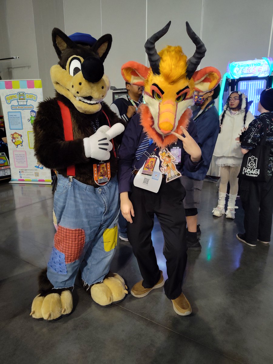 Rezelle0726's tweet photo. @hazelbutterbear @naomibun @Loxy_Esdee @FinnThePanther @GamermacS @SammiiSenpai @AWDtwit @GoldieCoyote @manedbento @PajraGaoGao @SouthKitsune @JunoandMaxx https://t.co/tPldaCjkHY