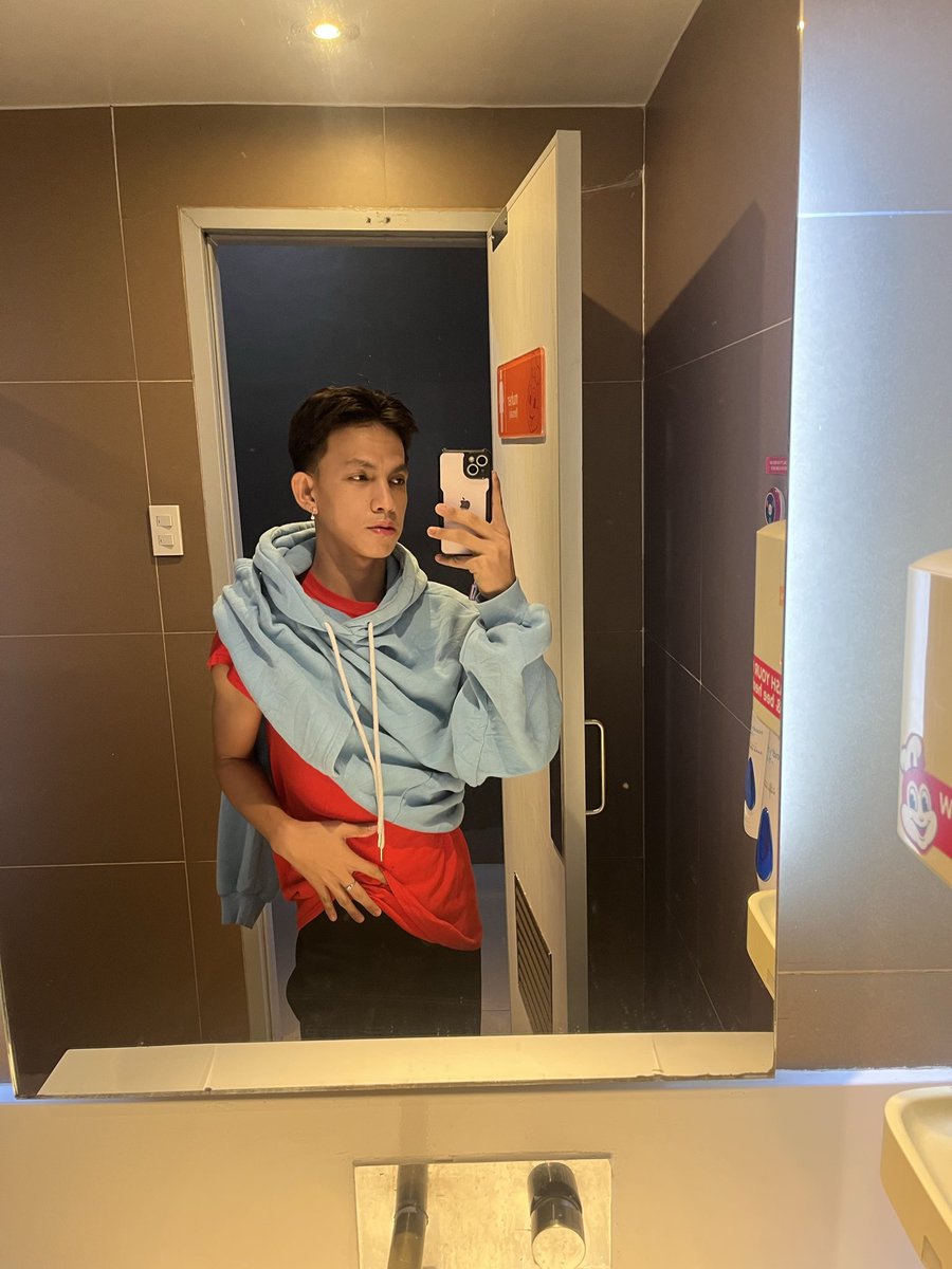 shantidope55378's tweet photo. this twink need a daddy ughh๐ฆ
#alterzc #urbabytwink https://t.co/UxjoTFuj1h