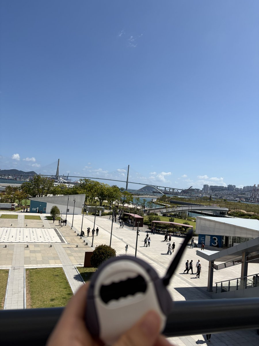 hoiglass_pb's tweet photo. 상어보러 제주도에서 부산날라온 제가 믿기시나요 저도 안믿기네요근데진짜행복하고지금죽어도될것같음 https://t.co/jR8hVhYDEa