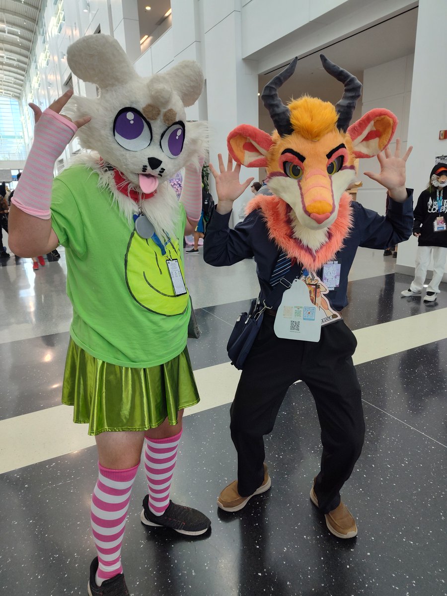 Rezelle0726's tweet photo. @hazelbutterbear @naomibun @Loxy_Esdee @FinnThePanther @GamermacS @SammiiSenpai @AWDtwit @GoldieCoyote @manedbento @PajraGaoGao @SouthKitsune @JunoandMaxx @NexusFolf 
@VanniVappy 
@ScintillaVT 

#asc2026 #furry #furrycommunity #fursuiting https://t.co/Vgn1NhsGuU
