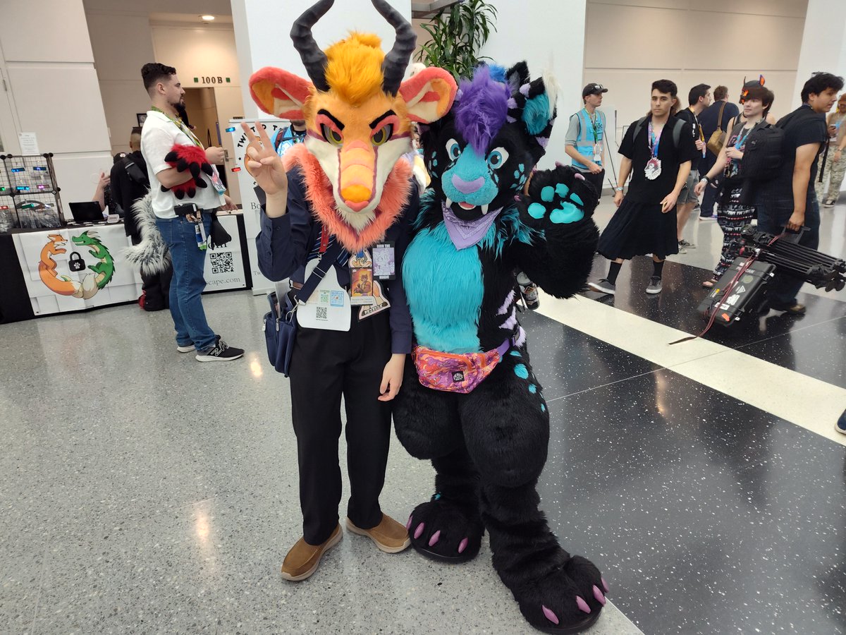 Rezelle0726's tweet photo. @hazelbutterbear @naomibun @Loxy_Esdee @FinnThePanther @GamermacS @SammiiSenpai @AWDtwit @GoldieCoyote @manedbento @PajraGaoGao @SouthKitsune @JunoandMaxx @NexusFolf 
@VanniVappy 
@ScintillaVT 

#asc2026 #furry #furrycommunity #fursuiting https://t.co/Vgn1NhsGuU