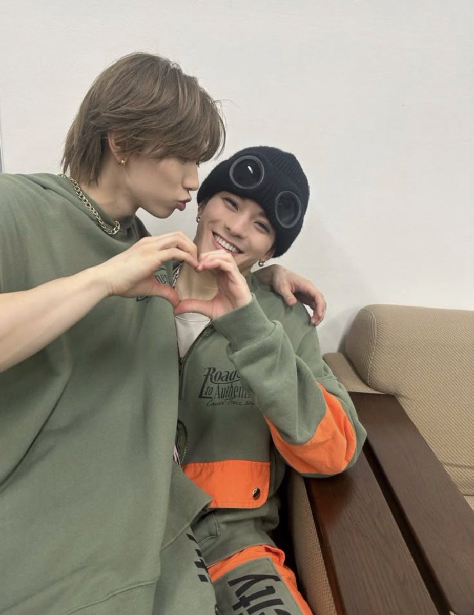 mochinoki_753's tweet photo. しめちゃんの求愛行動が小さい頃から変わらないのほまにキューアグ
(ちゃかまちゅ率高め) https://t.co/aM1bTYXPtR