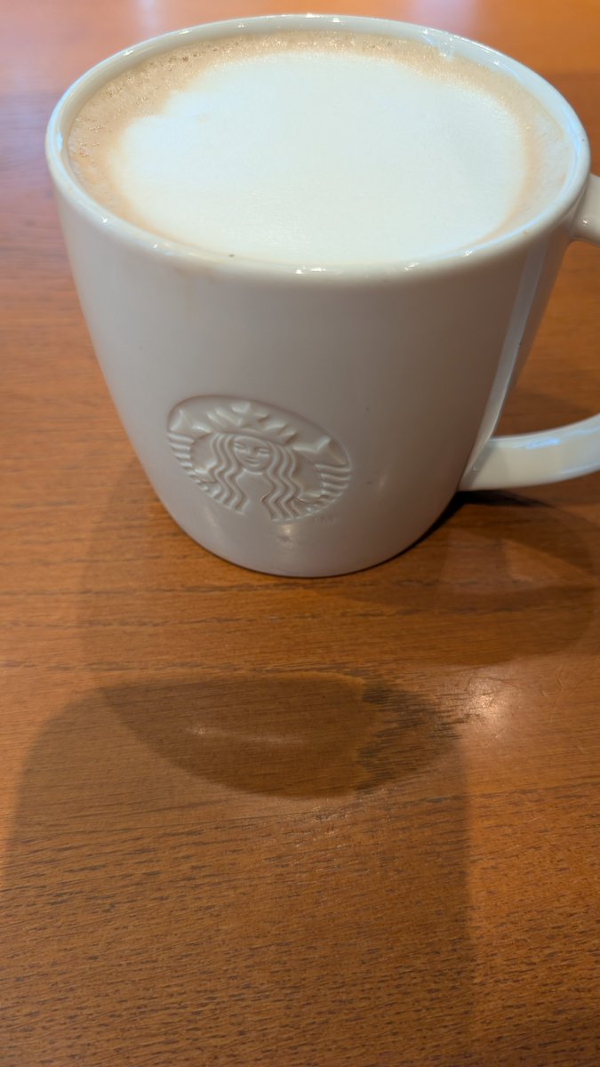 whcr08's tweet photo. お疲れ様〜
お仕事終わった＼(^^)／
今日は延長無し
最近スタバばかり
他のお店は休日とアジア大会で混んでる
仕事場から近いスタバにしてしまう
パッションティーとチキン＆チーズアラビアータ石窯フィローネ
私の大好きな食べ物
辛くて疲れた体が元気になる
また追加でトリプルエスプレッソラテ https://t.co/NVAXbQXgry