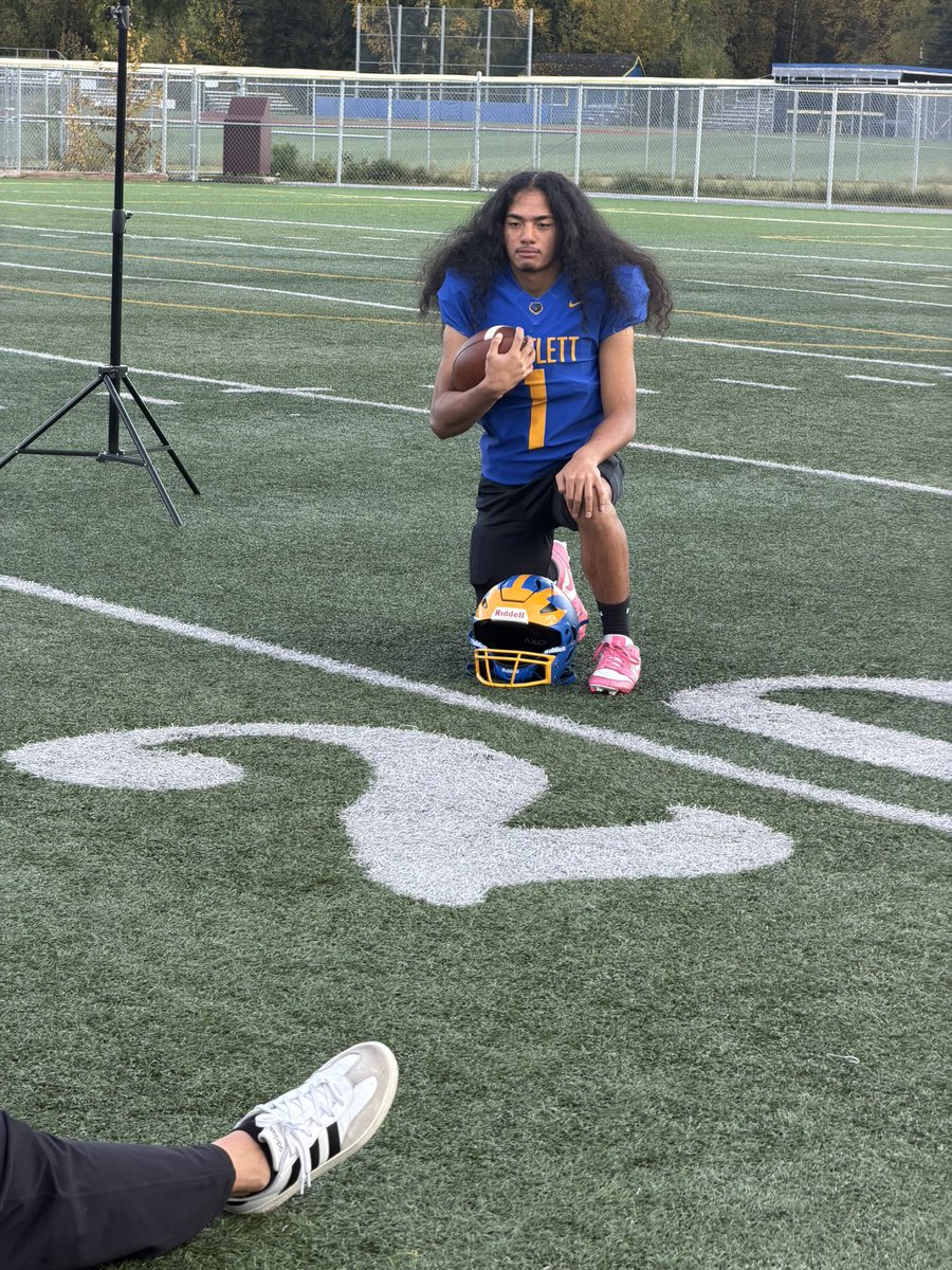 Flash_Tauanuu's tweet photo. Picture day 🏈 https://t.co/xyY8b8Mt4C