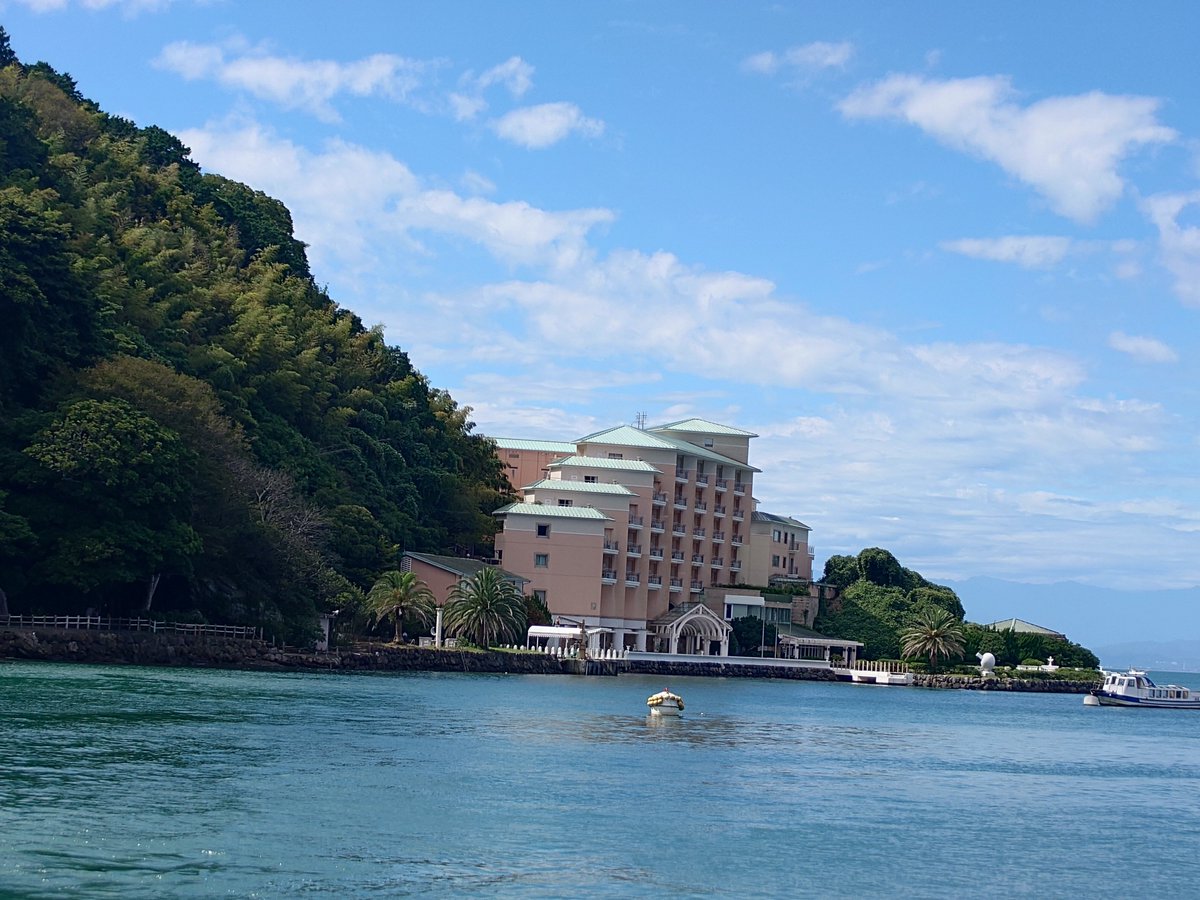 masamitaoru's tweet photo. 淡島よ、わたしは帰ってきた！
…ってわけで、静��の淡島に行ったのですが、じつはここ奥井雅美さんのクリスタルボウル日帰りバスツアーで来たことあるんです（十数年前だけど…）
いまでは某アニメの聖地になって凄いことになってるよ… https://t.co/c66WIxeiUw