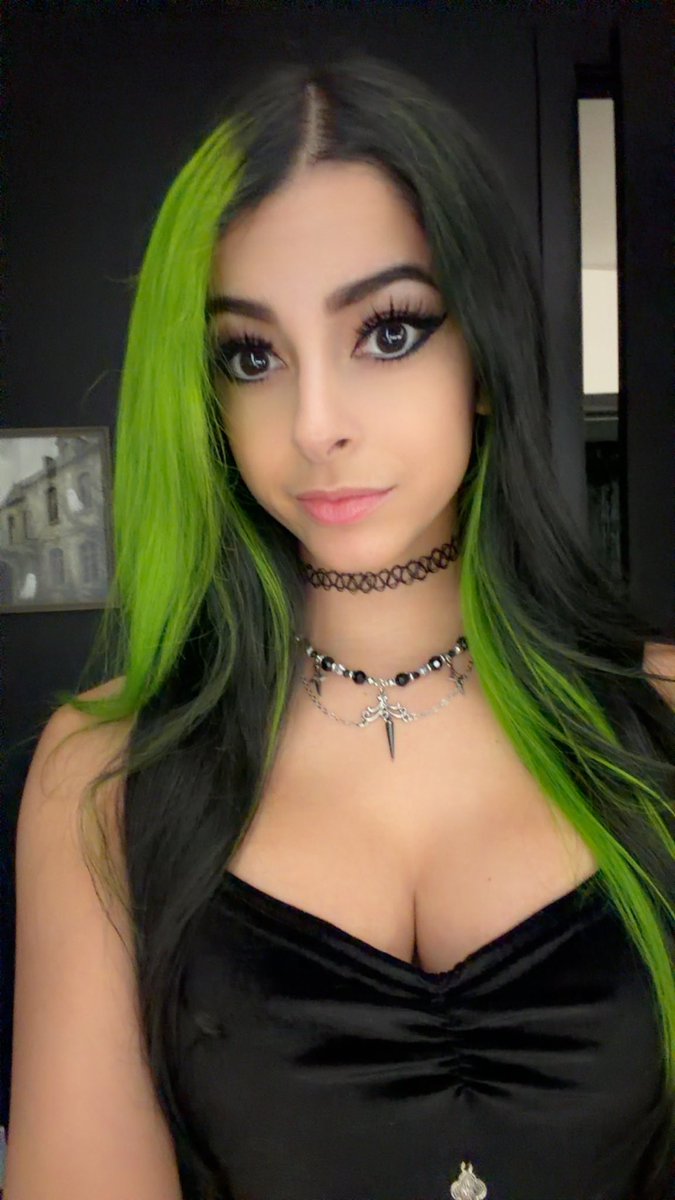 ohKayBunny's tweet photo. have a goodnight! 🖤✨ https://t.co/DSxyQpqnxU