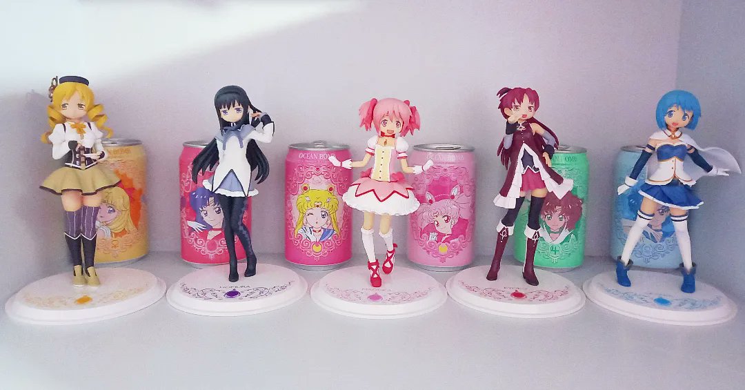 IsaiasBurrt7's tweet photo. Al fin las 5 Mágica Quartet 🥺💕
Les dejo dato de las tiendas donde adquirí a cada una🎀
Madoka en: @star_cat. store 💫
Homura en: @cherryshoopcl 🍒
Sayaka en: @otaku. nosekai 🐈
Mami en: @yumekan. prod 💙
Kyoko en: @hisokakastore 🃏
Muchas gracias https://t.co/1GGnGgiiF4
