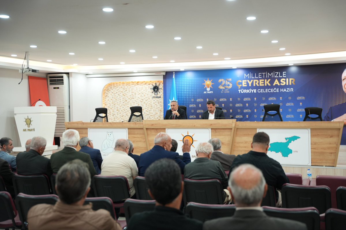 akkadinvann's tweet photo. İl Başkanımız Sayın Abdulahat Arvas’ın başkanlığında gerçekleştirilen haftalık olağan Yürütme ve Yönetim Kurulu Toplantısı’na, İl Kadın Kolları Başkanımız Sayın Zerrin Alpaslan ile İl Gençlik Kolları Başkanımız Sayın Burak Gültepe katılım sağladı.

@tugbaisikercan @tulaykaynarca @mercankoc @minemeydanc @ArvasAbdulahat @zerrin_alpaslan @AKKADINGM @gultepeburak @AK_PartiVan
