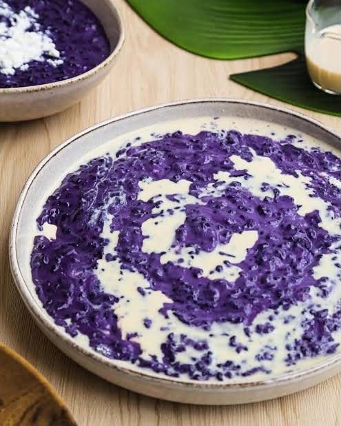 caressandra's tweet photo. Maulan? Ube Champorado ₱40 at Palitaw ₱50 ang sagot sa cravings. Delivery starts 3:00 PM. Message na para umorder. No cancellation once confirmed. https://t.co/DBUMa4Mjqp