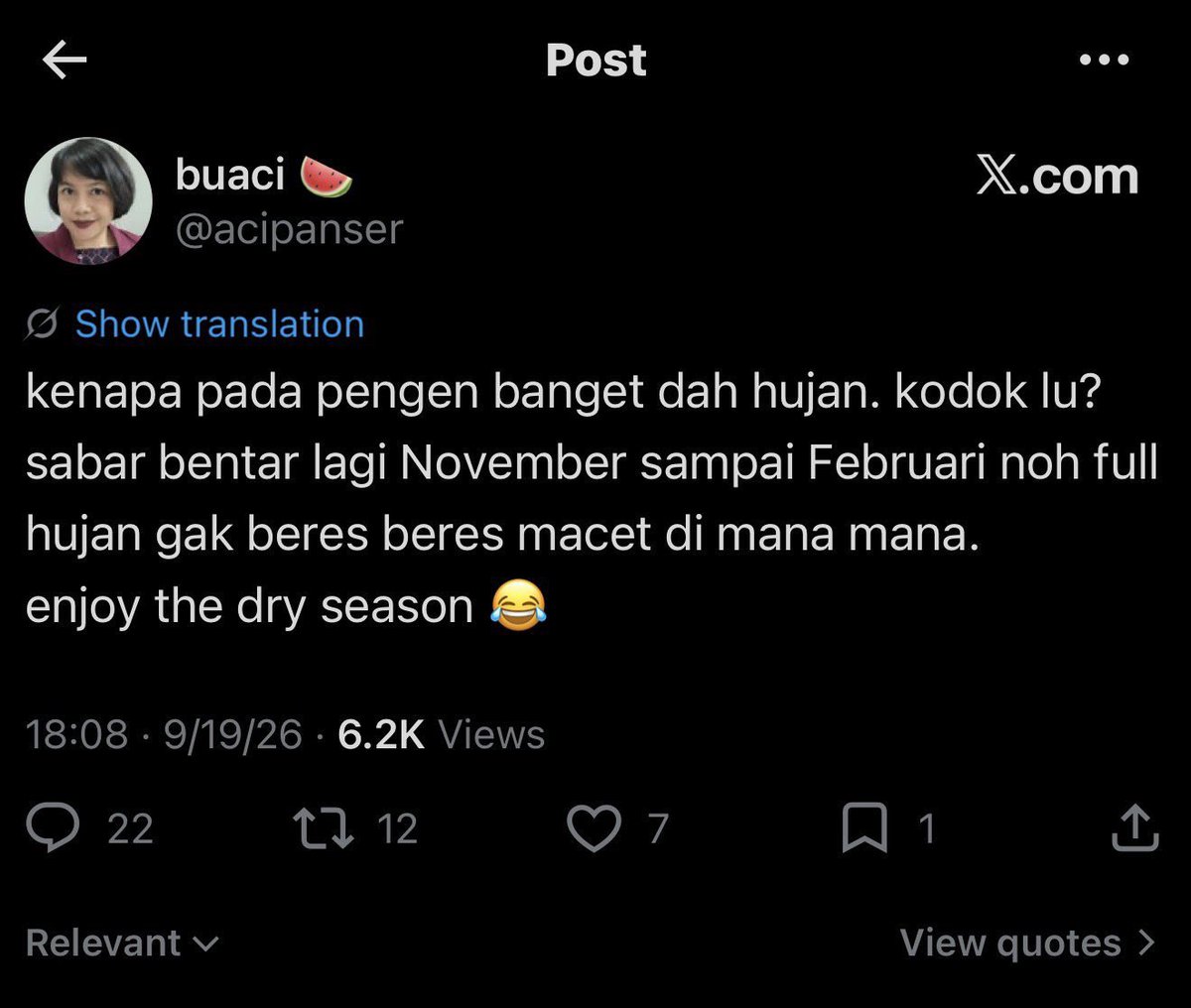 TitiRusdi's tweet photo. Mau sepatu apa? Gue lagi di Jepang.
Gue beliin, tapi minta maaf dulu atas tweet ini. https://t.co/eCUmMp6aBY