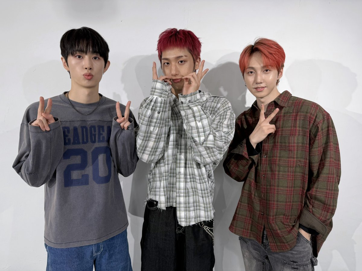 MontOfficial's tweet photo. [📢]

🎮 M.O.N.T GAME LIVE STREAM RETURNS

연휴 마지막날 몬트랑 같이 놀 사람 🙋‍♀️⭐️

9월 27일 저녁 7시
M.O.N.T 공식 YouTube 채널에서 만나요 👋

🔗 https://t.co/uhH7oAOPry

#몬트 #MONT
#나라찬 #NARACHAN
#빛새온 #BITSAEON
#로다 #RODA https://t.co/2jGIRuMhuv