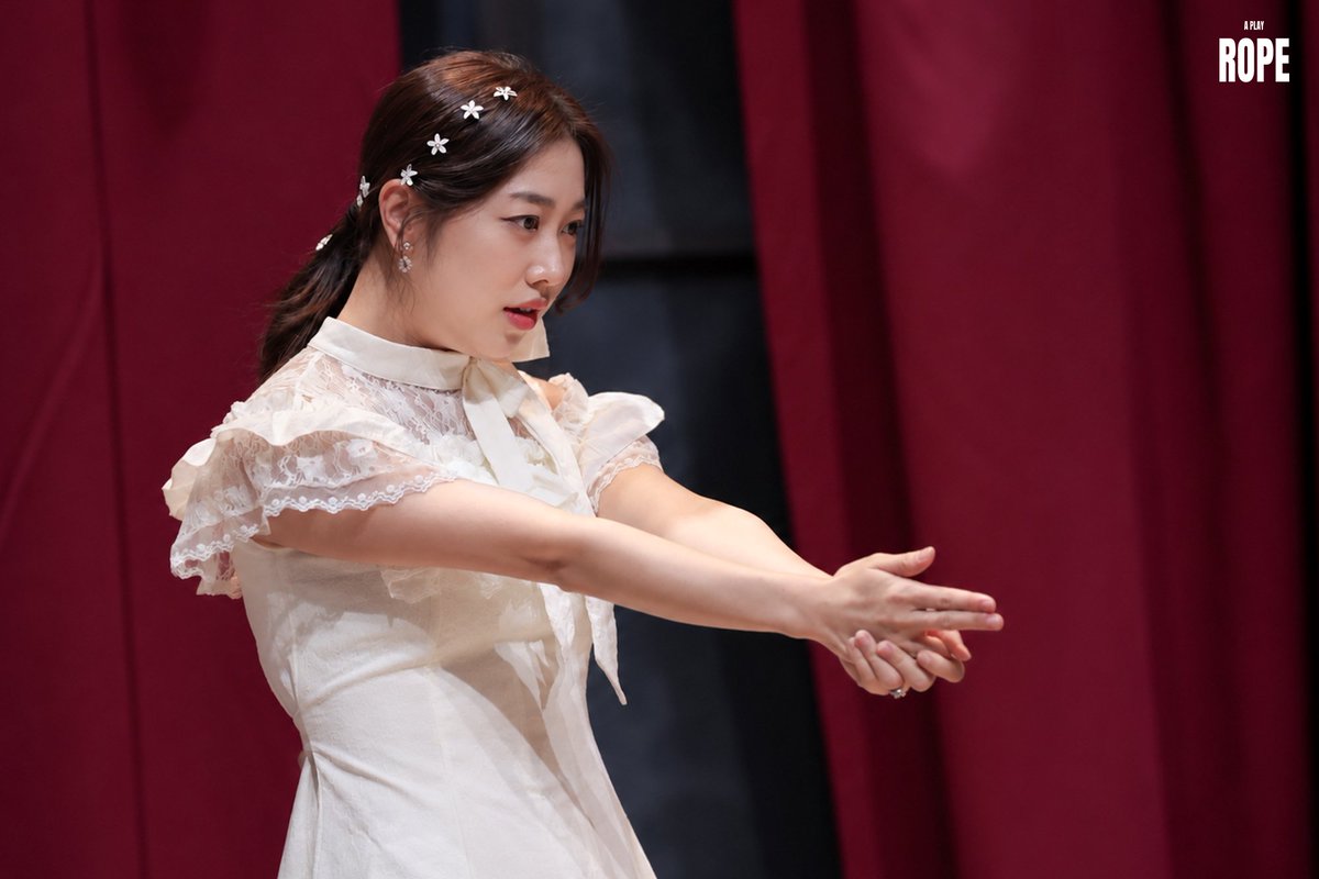 pj_deboun's tweet photo. [프로젝트 디본: 연극 #로프]

🪢공연 사진 공개🪢

케넷 #정이운 #이주원
데이지 #장수지 #김한나

2026.09.18-10.25
업스테이지 https://t.co/Z6ozCq9Mb2