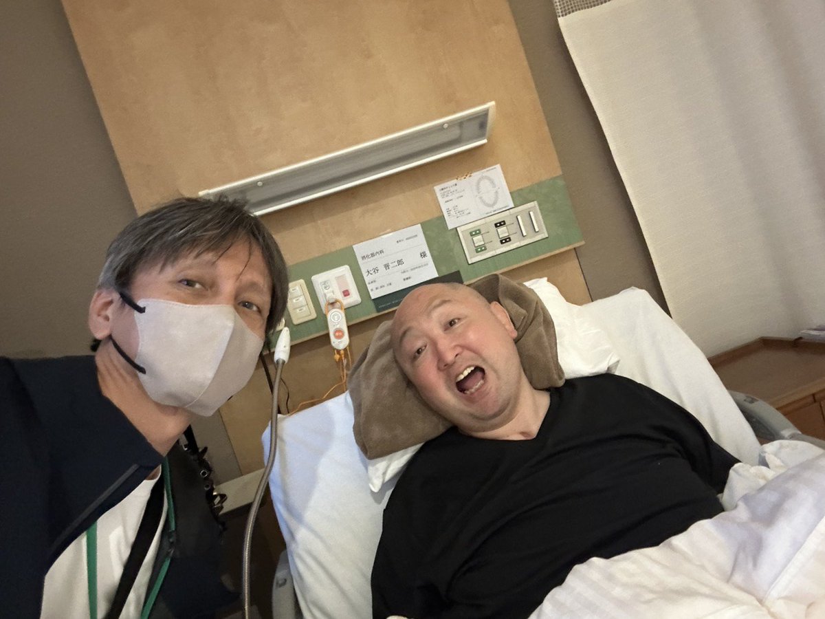 otani_shinjiro's tweet photo. テレビ朝日の名プロデューサーである加地倫三さんが面会に来て下さった。

「晋ちゃん、会いたかったよー！」

久しぶりにお会いした加地さんは嬉しそうにそう言って下さった。
初めて出会ってから30年以上がたつ加地さんと僕の話は尽きることなく続いた。
本当に幸せな最高の時間でした。
 #noah_ghc #栃木プロレス #プロレスの教科書