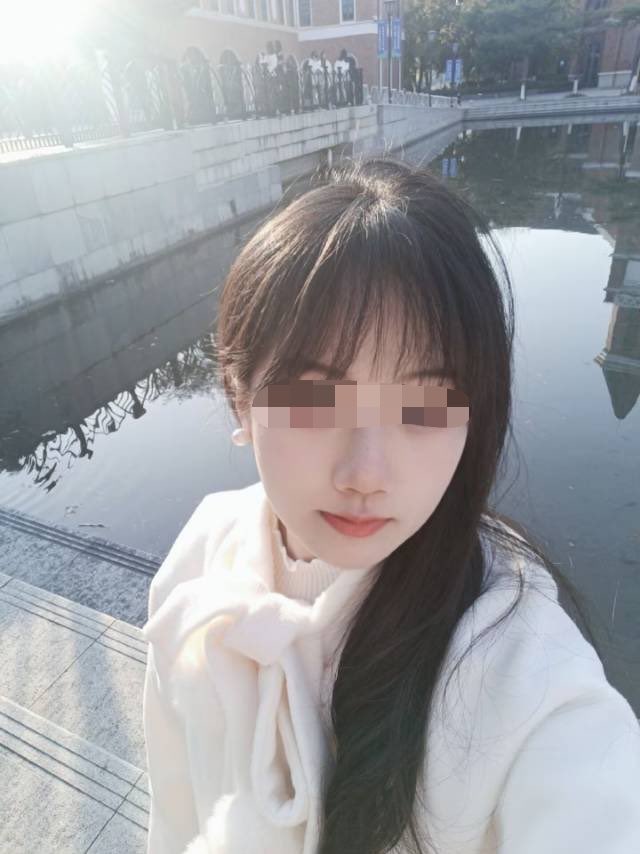 Aaaon5yu's tweet photo. 曝光前女友赵盈
背着男友聊骚 被发现还不承认

#曝光 #自毁 #绿帽 #反差 https://t.co/aGphrld3Vq
