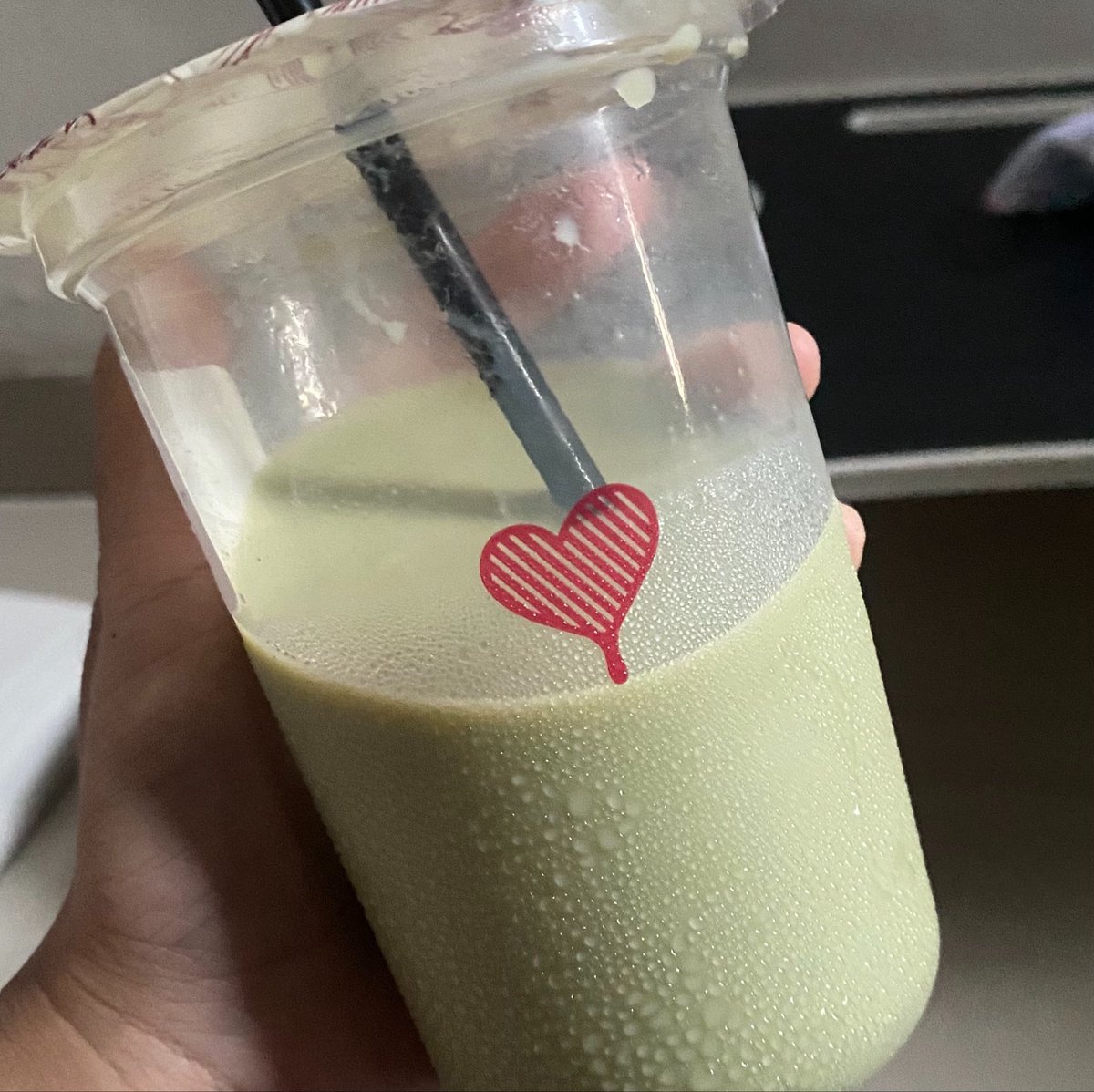 flowerr17_'s tweet photo. mencoba taro cloud matcha nya kopken .. https://t.co/DM0CllvV6H
