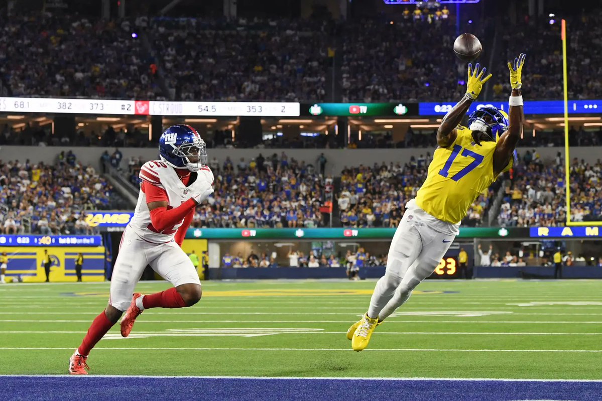 conley_d6689's tweet photo. Davante Adams, Matthew Stafford lead Rams past Giants 28-6 after Jaxson Dart’s injury.
More news: https://t.co/TbiVVtddmu
#JaxsonDart #GiantsVsRams #NYGiants #RamsFootball #MondayNightFootball https://t.co/M5hMMEByGS