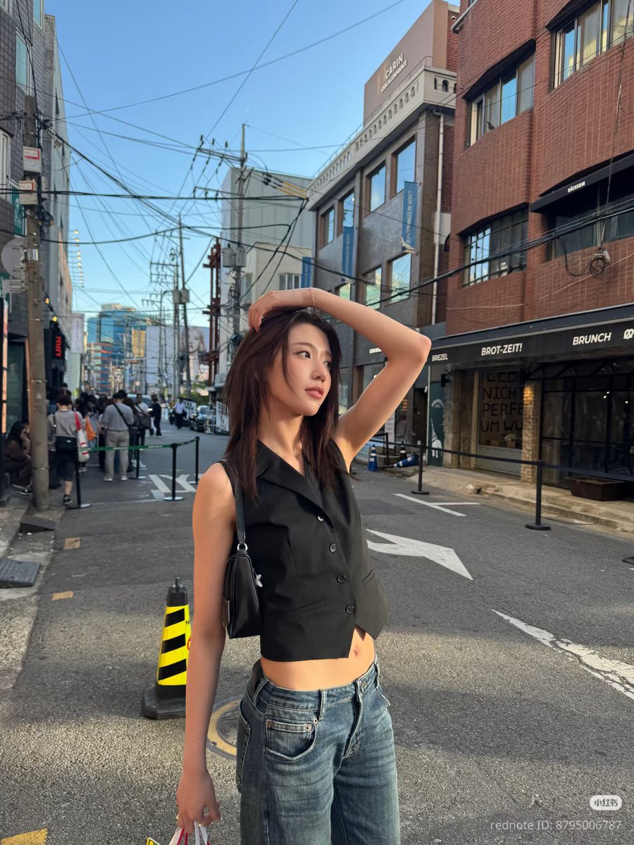 A2OMAYarchive's tweet photo. 𝗔𝟮𝗢 𝗠𝗔𝗬 — 𝗞𝗔𝗧
𝟮𝟬𝟮𝟲.𝟬𝟵.𝟮𝟭 xhs 𝗎𝗉𝖽𝖺𝗍𝖾

It all began on sunny day🍦

@A2O_MAY 
@A2OWORLD 

#A2OMAY #A2O_MAY #A2O_KAT #KAT #MAYnia https://t.co/Xn1GwbgTAz