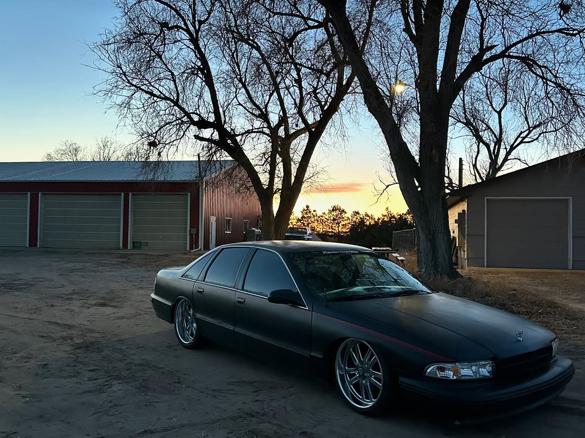 denninelso30543's tweet photo. So beautiful. Caprice PPV, low and custom-built, moving up with air ride. Fun times and family fun. https://t.co/BvVVo0lf0C