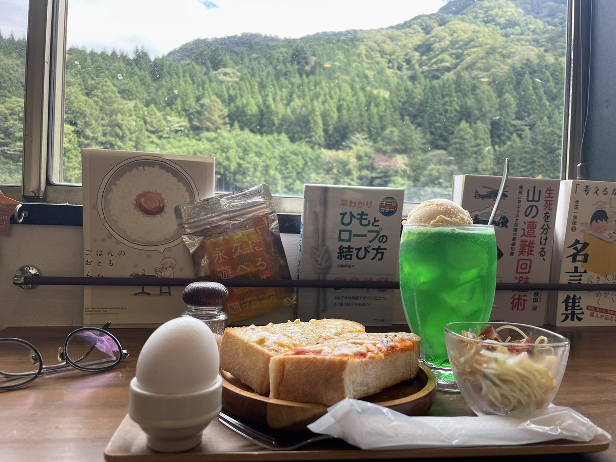 highlands_star's tweet photo. デイトナさん帰って来まして、久しぶり走ってます
ほんとは家に直行しようと思ってだんだけど、楽しくなってしまって

ブレーキとか色々整備してもらい、チェーンも交換してもらいました
その効果か、めっちゃ走りが機敏になりました。
モトトピさんありがとうございましたっ！

道志めっちゃすずしい https://t.co/RMtMH9EII9