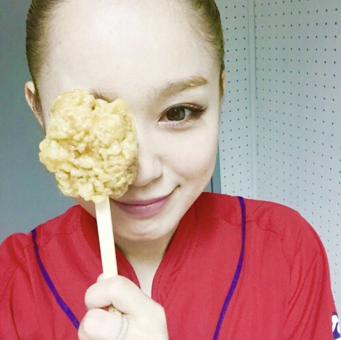 kana____yu's tweet photo. さあついに広島ッ！
私はファイナルのチケットはないので、セミファイナルがラスト💭
楽しみ〜❤️‍🔥
揚げもみじも食べれた嬉しいッ🍁 https://t.co/IBfh5PakXo