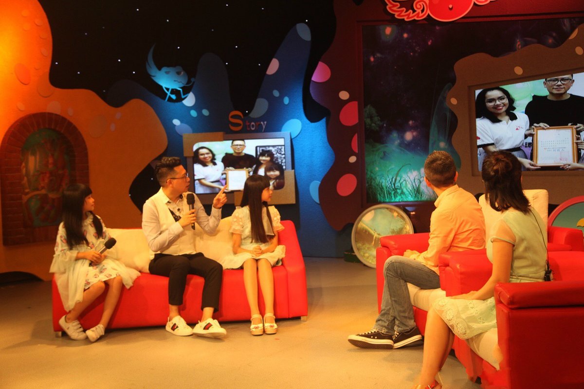 KasandaResty's tweet photo. Just finished the most hilarious variety show taping! The cast’s chemistry is chef’s kiss and I’m still replaying the funny moments in my head. Can’t wait for the official broadcast!， https://t.co/HrATL1C7px