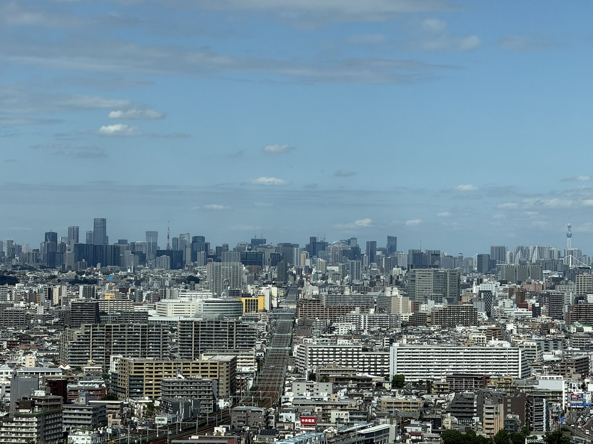 penguinmarukado's tweet photo. おさんぽ
気の向くまま
撮影
川崎競輪場
川崎駅西口歩道橋
東京タワーと東京スカイツリー
アクアラインの風の塔 https://t.co/50H7cgzLy3