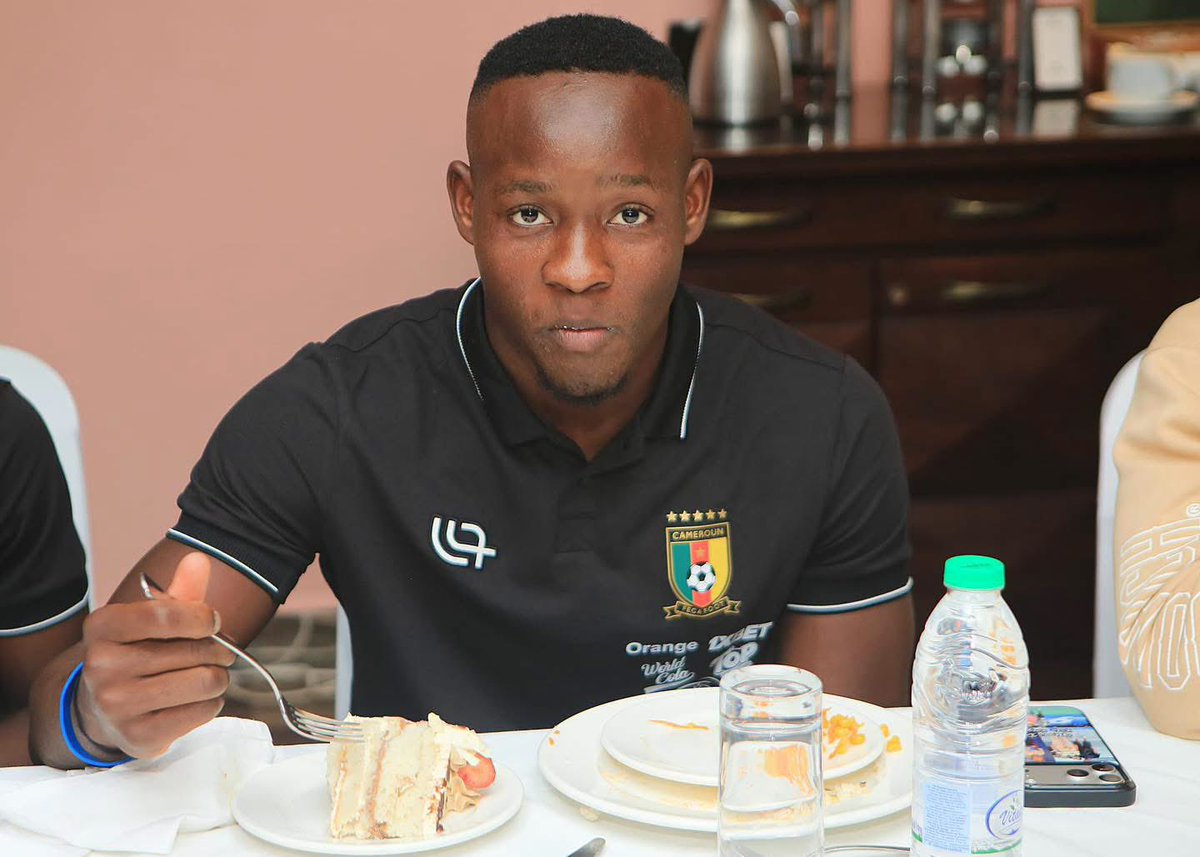 OnzeLions's tweet photo. 🔺HBD | Joyeux anniversaire 🎉🎊🥳🎂 à Bil Nsongo Dornol qui fête ses 22 ans ce 22 septembre 2026.
Arrivé hier soir dans la tanière, l’attaquant des Lions Indomptables célèbre au passage sa première convocation chez Lions Indomptables.
#OnzeLions🇨🇲 #BilNsongo #CMRCOM #CONCMR https://t.co/pFQiHwHy66