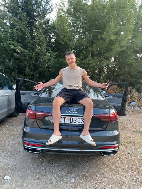DennisMitcam's tweet photo. 大家係點樣放低自己個ex
我分咗10個月都係放唔低
好似自己已經唔識點樣再愛一個人 https://t.co/WBCSdnq1mX