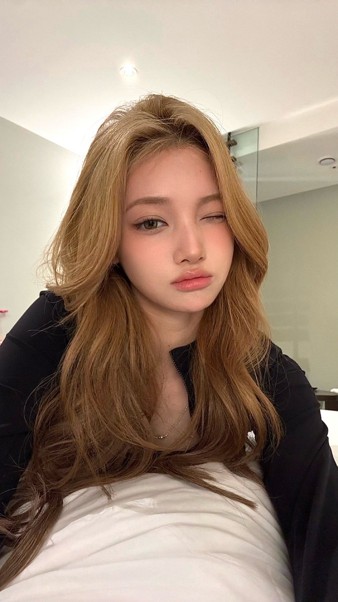 A2OMAYarchive's tweet photo. 𝗔𝟮𝗢 𝗠𝗔𝗬 — 𝗦𝗛𝗜𝗝𝗜𝗘
𝟮𝟬𝟮𝟲.𝟬𝟵.𝟮𝟭 weibo 𝗎𝗉𝖽𝖺𝗍𝖾

# 猜你想看

@A2O_MAY
@A2OWORLD

#A2OMAY #A2O_MAY #A2O #A2O_SHIJIE #SHIJIE #MAYnia https://t.co/Vr2xmZPg6o
