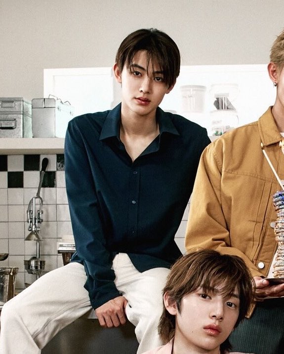 eomseanuyn's tweet photo. Sending so much love to our shining EOMUSE today! The massive EOMPACT of your presence brings pure delight to every EOMSEAN watching. You are doing a completely magnificent job!

MC EOM TAKES OVER

#SEONGHYEONonAir
#ソンヒョン大活躍
#SEONGHYEON #성현 https://t.co/qQC03PQz0a