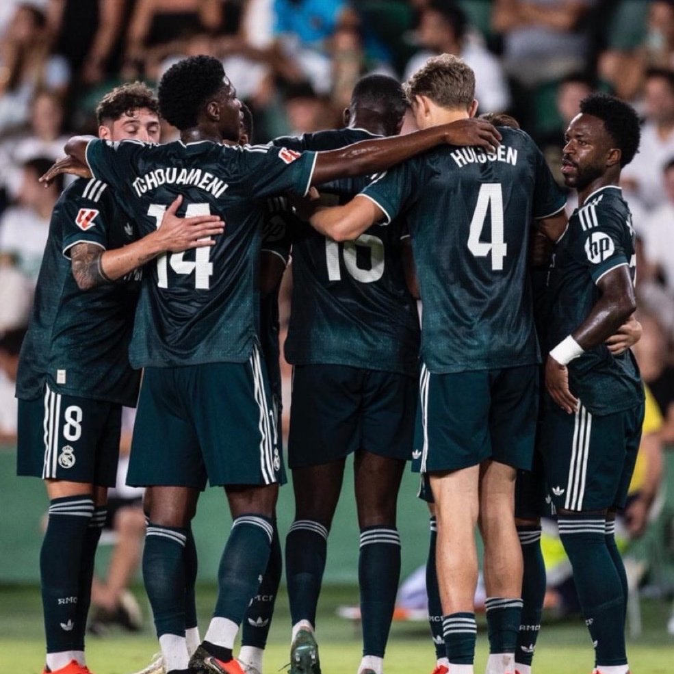 MadridXtra's tweet photo. 🚨 REVEALED: Vini Jr.’s relationship with Real Madrid’s dressing room remains VERY STRONG.

His bond with teammates is described as a BROTHERHOOD. @ellarguero https://t.co/v8kBuAmUyu