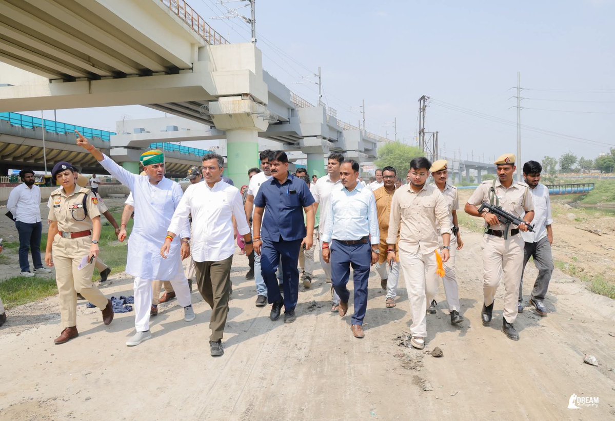 lovejainbjp's tweet photo. Hon’ble Minister Shri @p_sahibsingh   Ji, along with Hon’ble MLA Shri @SPrakashBjpDel  Ji, conducted a visit to Timarpur Vidhan Sabha for the inspection of the proposed new Police Station site and other upcoming development works in the constituency. https://t.co/TmLbnVkc86