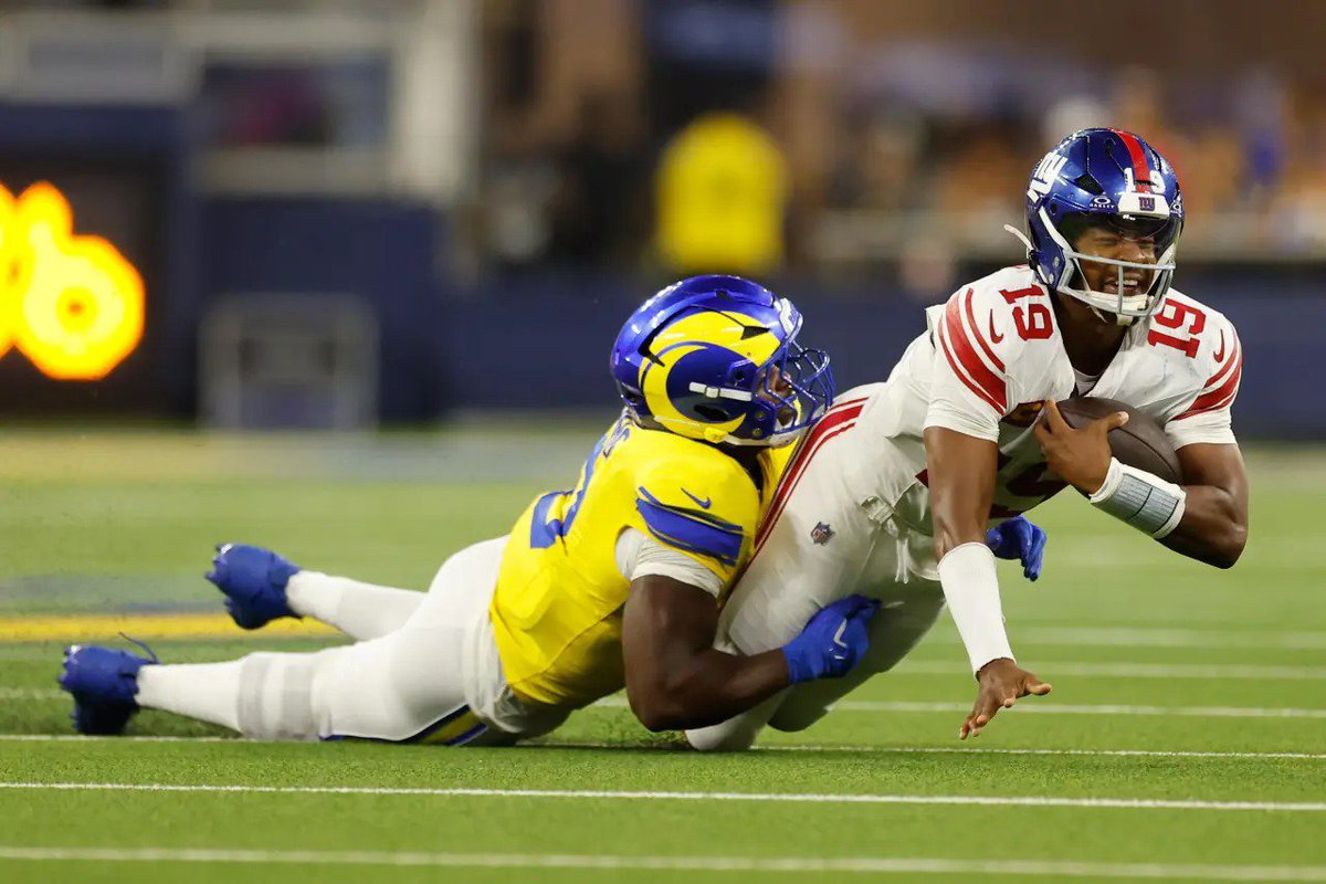 edwards6689's tweet photo. Davante Adams, Matthew Stafford lead Rams past Giants 28-6 after Jaxson Dart’s injury.
More news: https://t.co/zfX6Yv2fQ1
#JaxsonDart #GiantsVsRams #NYGiants #RamsFootball #MondayNightFootball https://t.co/EyaKm9uTIp